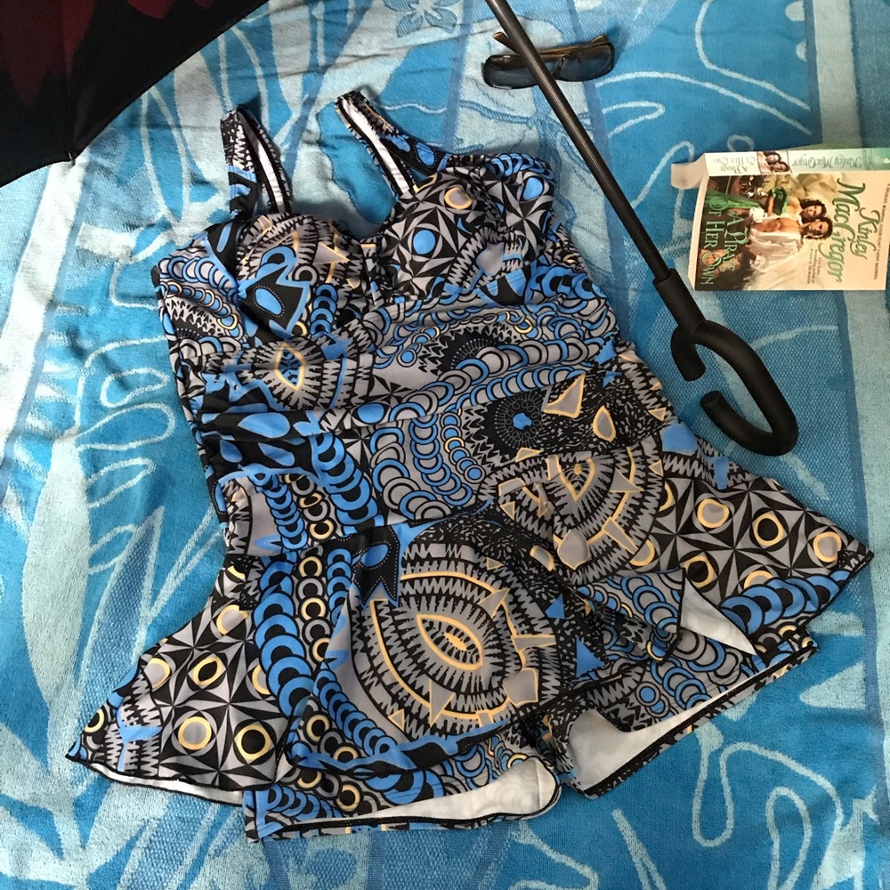 R U Ready 4 🏖 🏊🏻‍♀️ suit w/ self skirt & shorts